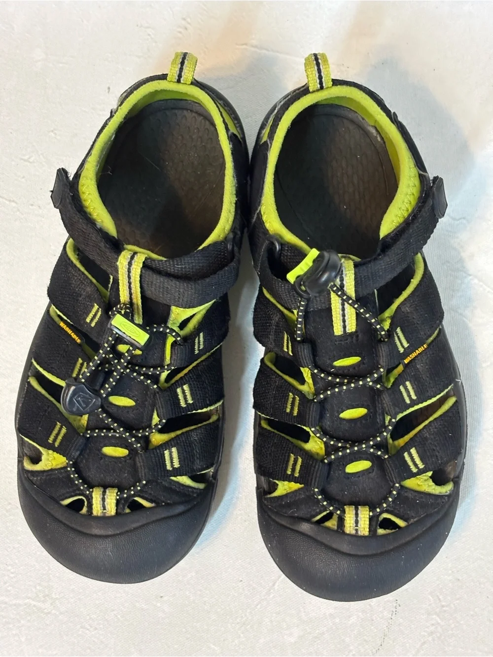 Kids Black and Neon Green Keen Outdoor Hiking Sandals, size 4